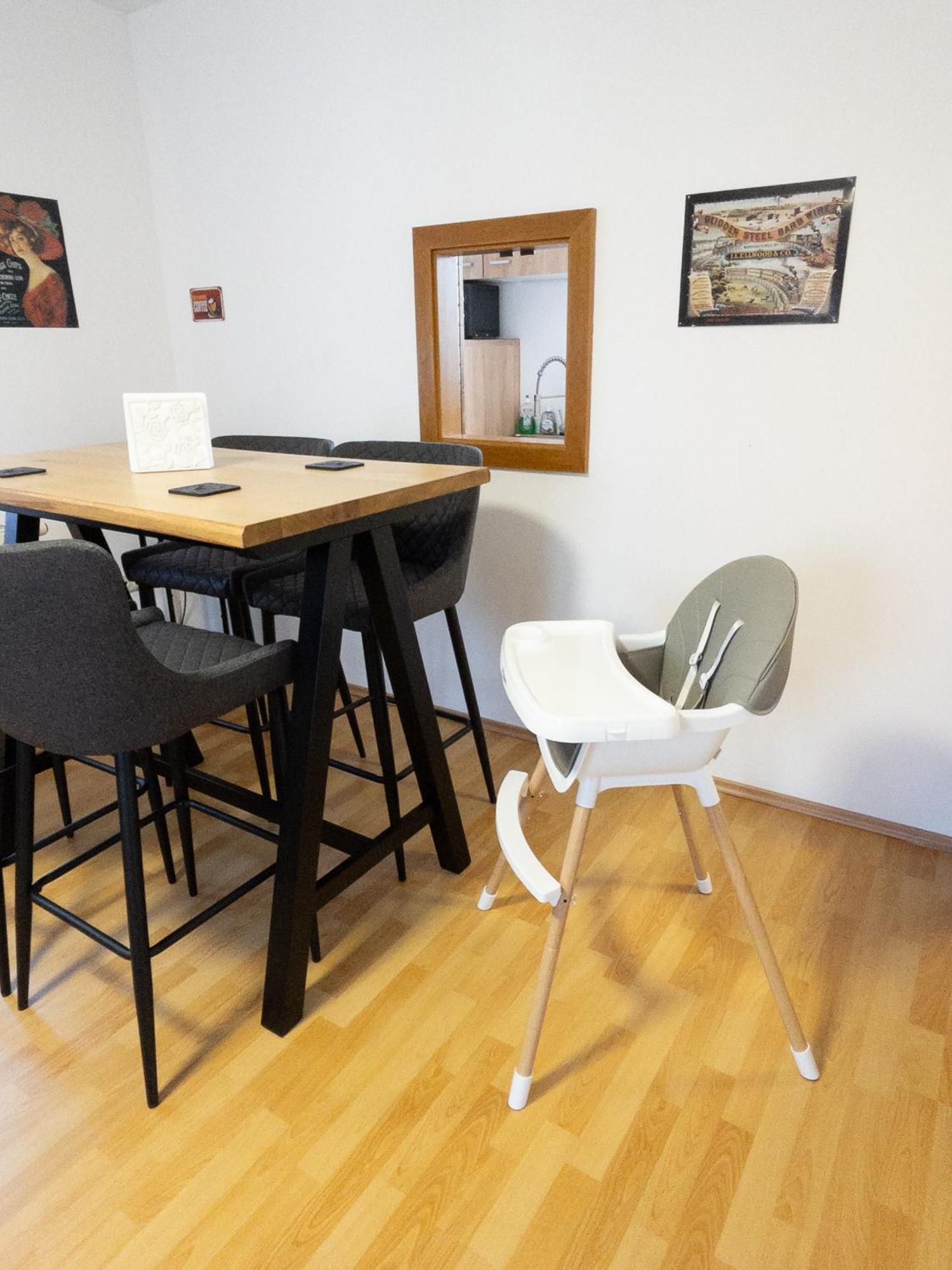 Fewo-Lavees Moderne Zentrale Fewo Nahe Omv Wacker Kliniken Burg -Eigener Eingang-Schluesselloser Check In Μπουργκχάουζεν Εξωτερικό φωτογραφία